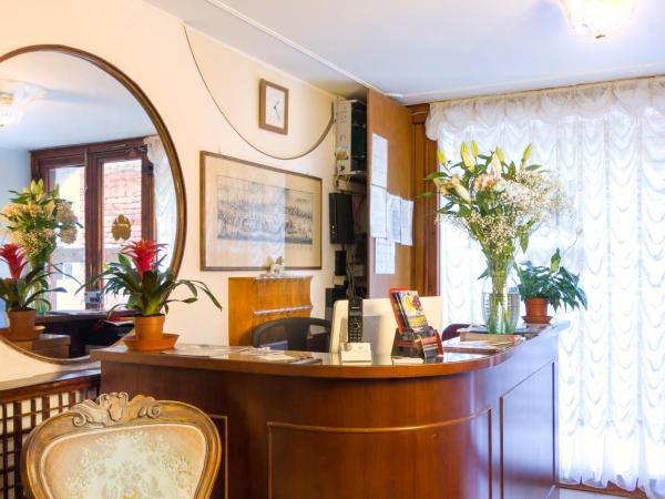 Hotel Leonardo : photo 1 de la chambre chambre simple avec salle de bains commune