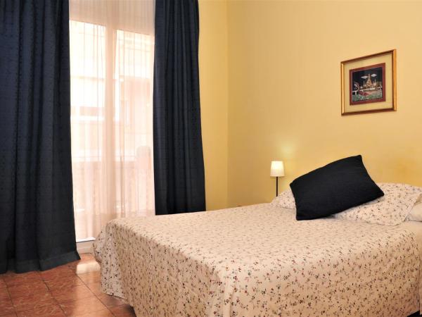 Hostal Bejar : photo 2 de la chambre chambre lits jumeaux