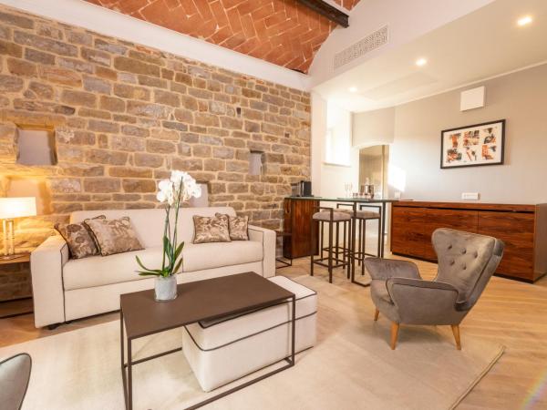 Donati Luxury Tower Suites : photo 6 de la chambre machiavelli - suite with partial duomo view