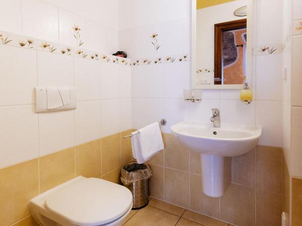 Boutique Hotel Romantick : photo 8 de la chambre chambre double avec lit d'appoint