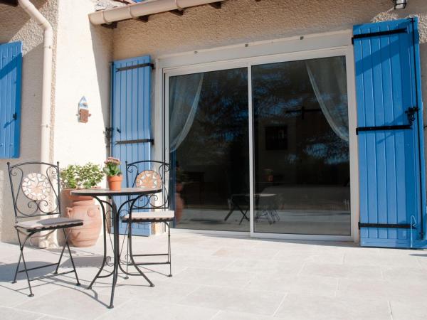 Vintage Provence : photo 1 de la chambre studio avec vue sur jardin