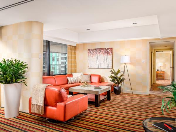 Pinnacle Hotel Harbourfront : photo 1 de la chambre hébergement 2 lits doubles - côté ville