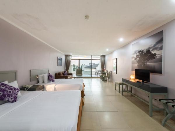 Hotel Tropicana Pattaya : photo 3 de la chambre suite junior premier