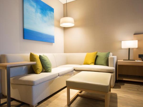 Hyatt Place Sanya City Center : photo 9 de la chambre specialty twin room with sofa bed