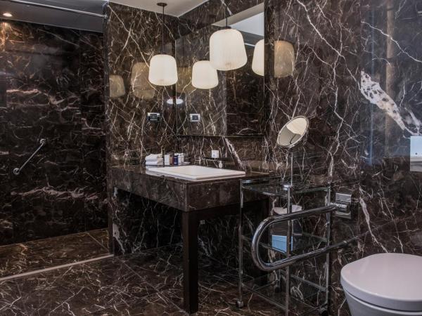 Kimpton Blythswood Square Hotel & Spa, an IHG Hotel : photo 2 de la chambre chambre lit king-size premium - accessible aux personnes à mobilité réduite