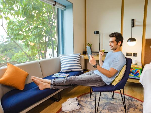 Hyatt Centric MG Road Bangalore : photo 5 de la chambre chambre lit king-size avec vue