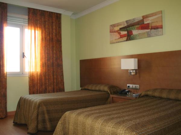 Hotel 4C Puerta Europa : photo 4 de la chambre chambre quadruple