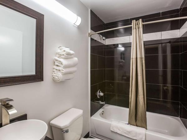 Motel 6-Smyrna, GA - Atlanta : photo 7 de la chambre chambre lit king-size avec baignoire spa - non-fumeurs