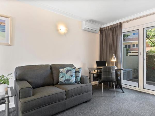 The Peninsula Riverside Serviced Apartments : photo 3 de la chambre one-bedroom suite with courtyard