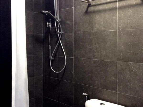 Tulip Hotel : photo 3 de la chambre chambre lit queen-size