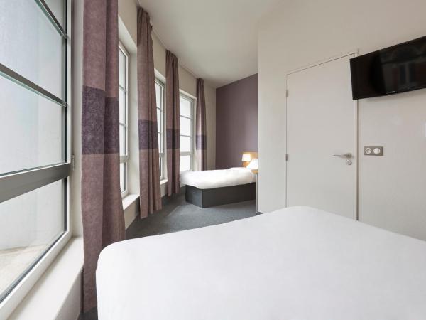 B&B HOTEL Lille Roubaix Campus Gare : photo 1 de la chambre chambre triple