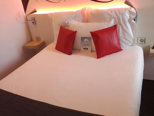 Kyriad Quimper Sud : photo 6 de la chambre chambre double avec 1 lit junior (10 ans et moins) 