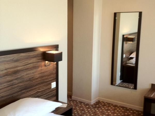 LES ARCADES : photo 2 de la chambre chambre double - vue sur mer