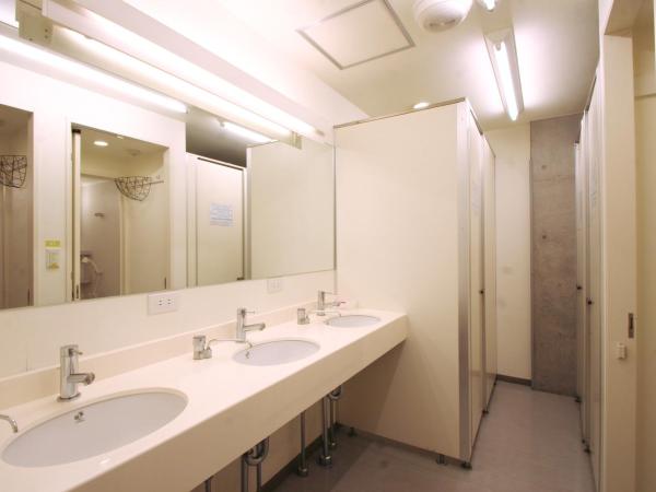 Sakura Hostel Asakusa : photo 2 de la chambre chambre familiale avec salle de bains commune