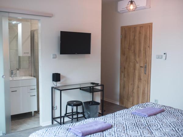 Penzion Moon : photo 4 de la chambre chambre double avec salle de bains privative