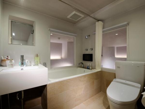 Roppongi Hotel S : photo 5 de la chambre chambre lits jumeaux spacieuse