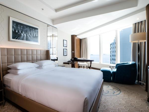 Hyatt Regency Istanbul Atakoy : photo 2 de la chambre chambre lit king-size - vue sur mer