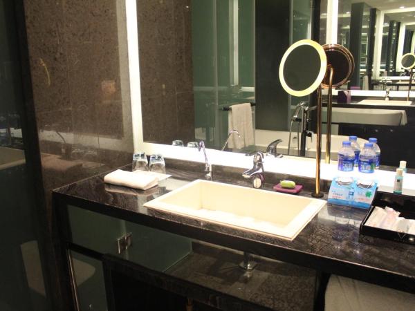 Wongtee V Hotel : photo 3 de la chambre chambre double supérieure