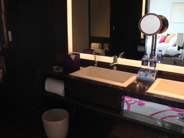 Wongtee V Hotel : photo 4 de la chambre chambre double supérieure