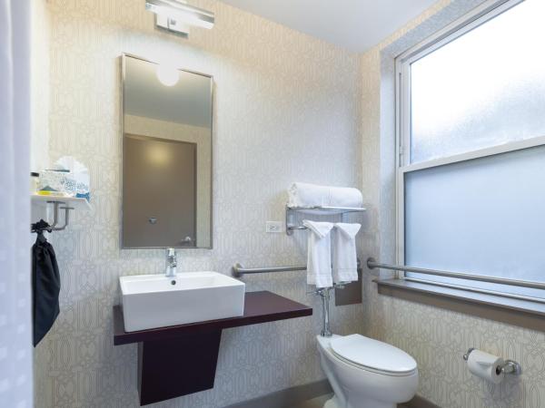 Holiday Inn Express Chicago - Magnificent Mile, an IHG Hotel : photo 5 de la chambre chambre double avec baignoire - accessible aux personnes à mobilité réduite