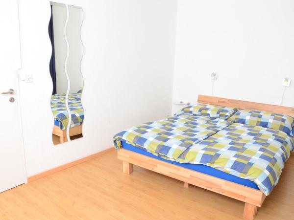 Guesthouse Casa Esperanza Basel : photo 3 de la chambre chambre double avec salle de bains commune