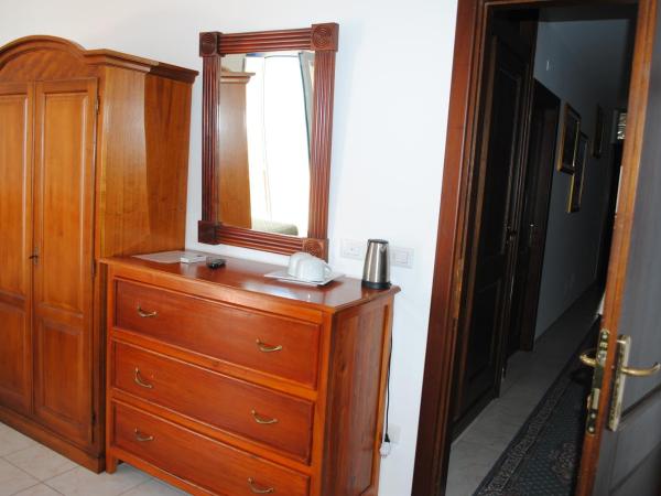 Guest House Sea Rooms Alghero : photo 1 de la chambre chambre double - vue sur mer