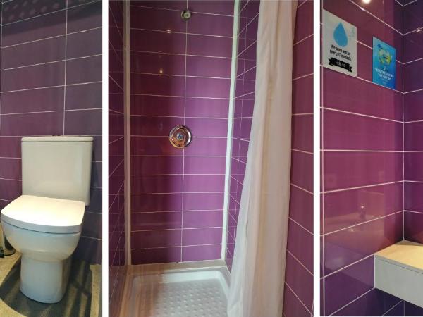 Twentytu Hostel Barcelona : photo 4 de la chambre chambre quadruple