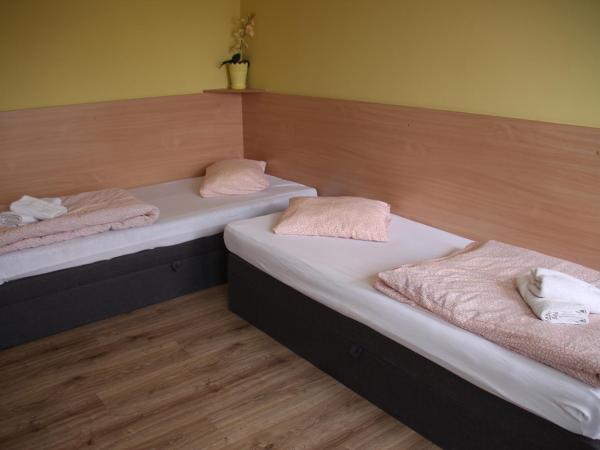 Zajazd Pod Kominkiem - Brzoza koło Torunia : photo 3 de la chambre chambre double ou lits jumeaux
