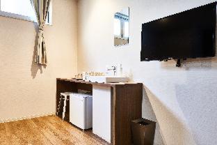 &AND HOSTEL HOMMACHI EAST : photo 3 de la chambre room #492508816