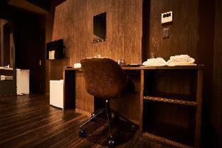 &AND HOSTEL HOMMACHI EAST : photo 5 de la chambre room #492508821