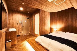 &AND HOSTEL HOMMACHI EAST : photo 6 de la chambre room #492508822