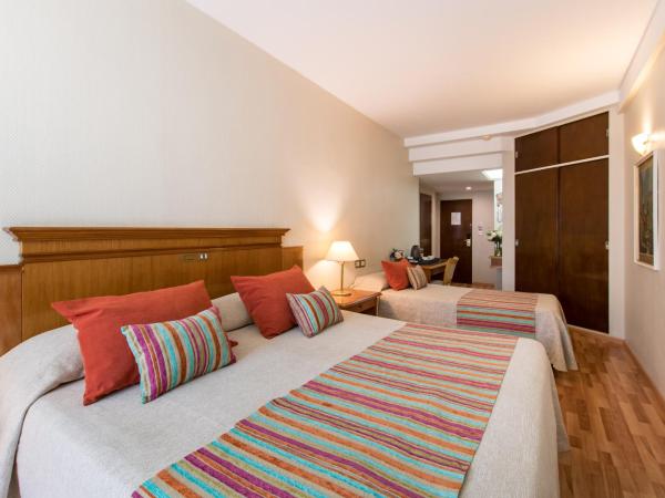 Hotel Solans Riviera : photo 3 de la chambre chambre triple standard