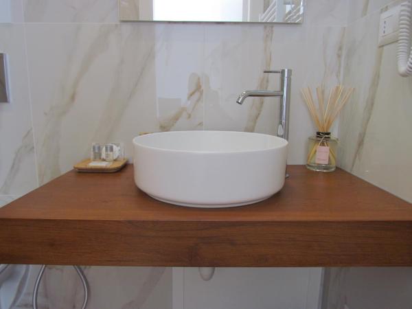 Room 56 - Le Dimore : photo 7 de la chambre chambre double avec balcon