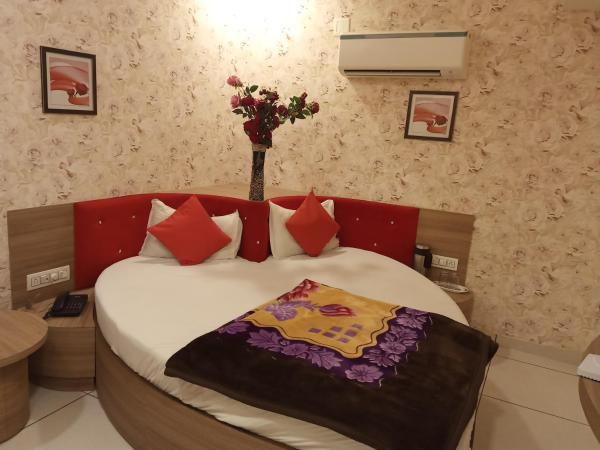 Hotel rr palace : photo 8 de la chambre chambre deluxe double ou lits jumeaux