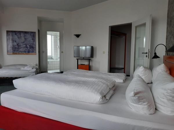 Good Morning + Leipzig : photo 5 de la chambre chambre familiale standard