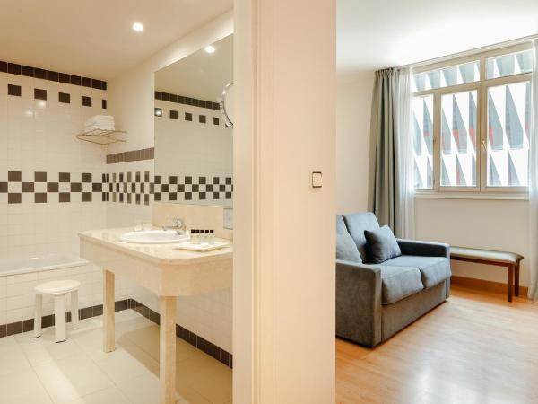 Abba Euskalduna Hotel : photo 3 de la chambre chambre familiale