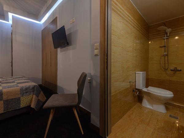 Central Rooms : photo 2 de la chambre chambre double ou lits jumeaux standard avec balcon