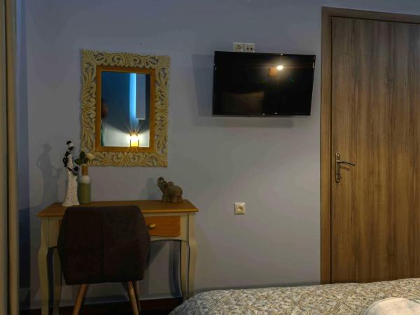 Central Rooms : photo 5 de la chambre chambre double ou lits jumeaux deluxe avec balcon