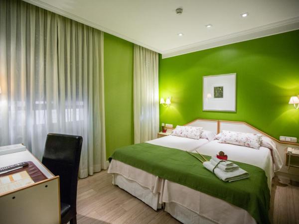 Hostal Paris : photo 4 de la chambre chambre lits jumeaux