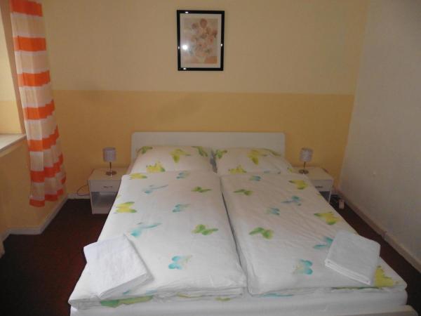 Gästehaus Grupello : photo 4 de la chambre chambre double