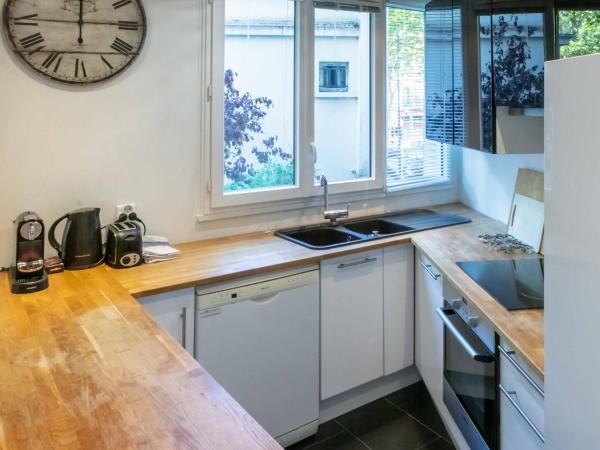Paris City - Spacious 3 rooms flat for families - 3 minutes from metro station : photo 5 de la chambre appartement 2 chambres