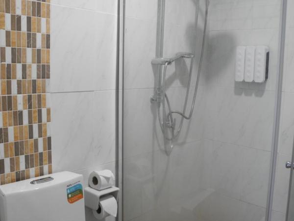 Bann Tawan Hostel Chiang Rai : photo 5 de la chambre chambre triple