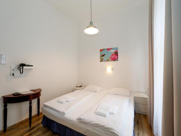 Very Central, 5 min to city center, Self Check In : photo 4 de la chambre chambre double standard
