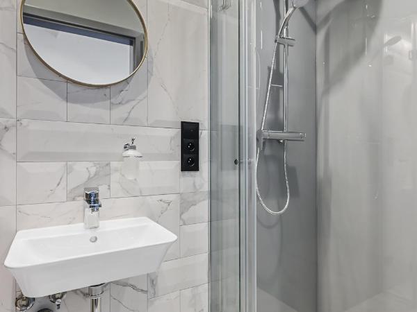 Aparthotel Krzywa Kamienica : photo 4 de la chambre suite deluxe mansardée