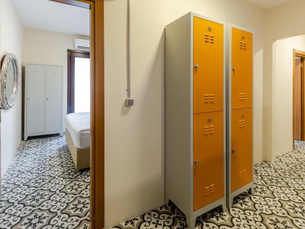 Sanat Hostel Taksim : photo 6 de la chambre chambre double avec salle de bains commune