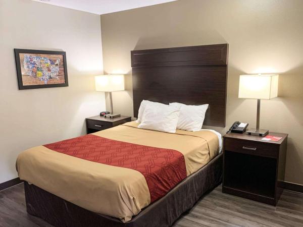 Econo Lodge City Center : photo 8 de la chambre chambre lit queen-size - non-fumeurs