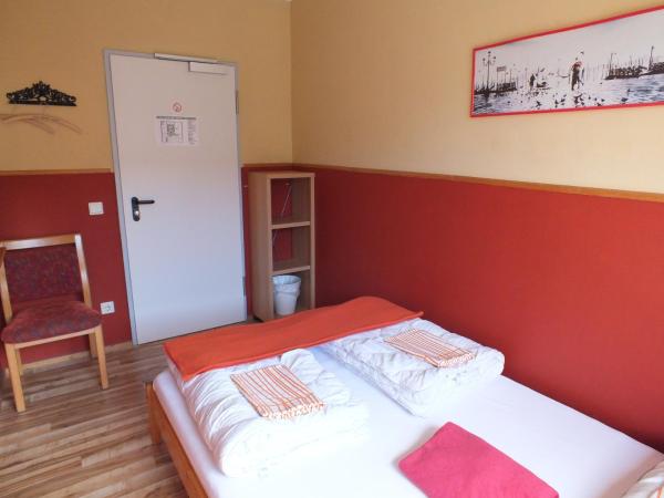 Max Hostel : photo 5 de la chambre chambre double