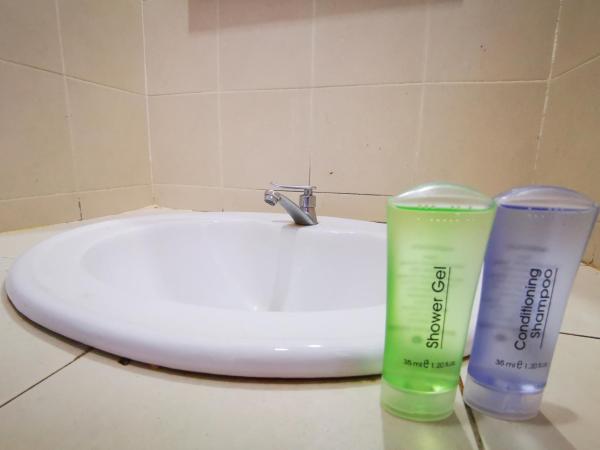 Clover Hotel Port Dickson : photo 4 de la chambre chambre double supérieure sans fenêtre