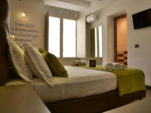 Palazzo Sisto Exclusive Rooms : photo 3 de la chambre chambre double avec balcon