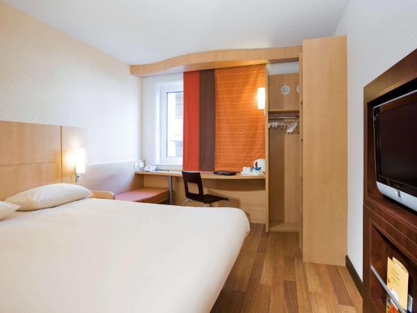 ibis Bristol Temple Meads : photo 6 de la chambre chambre standard avec un lit double